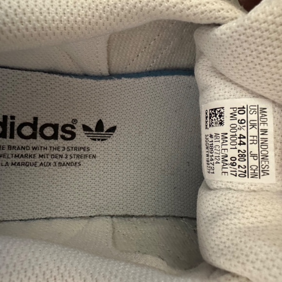 Adidas Superstar shoes - Picture 10 of 11